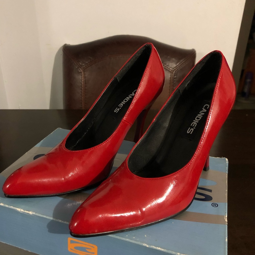 Brand New as is. beautiful-heels size 7.5 M